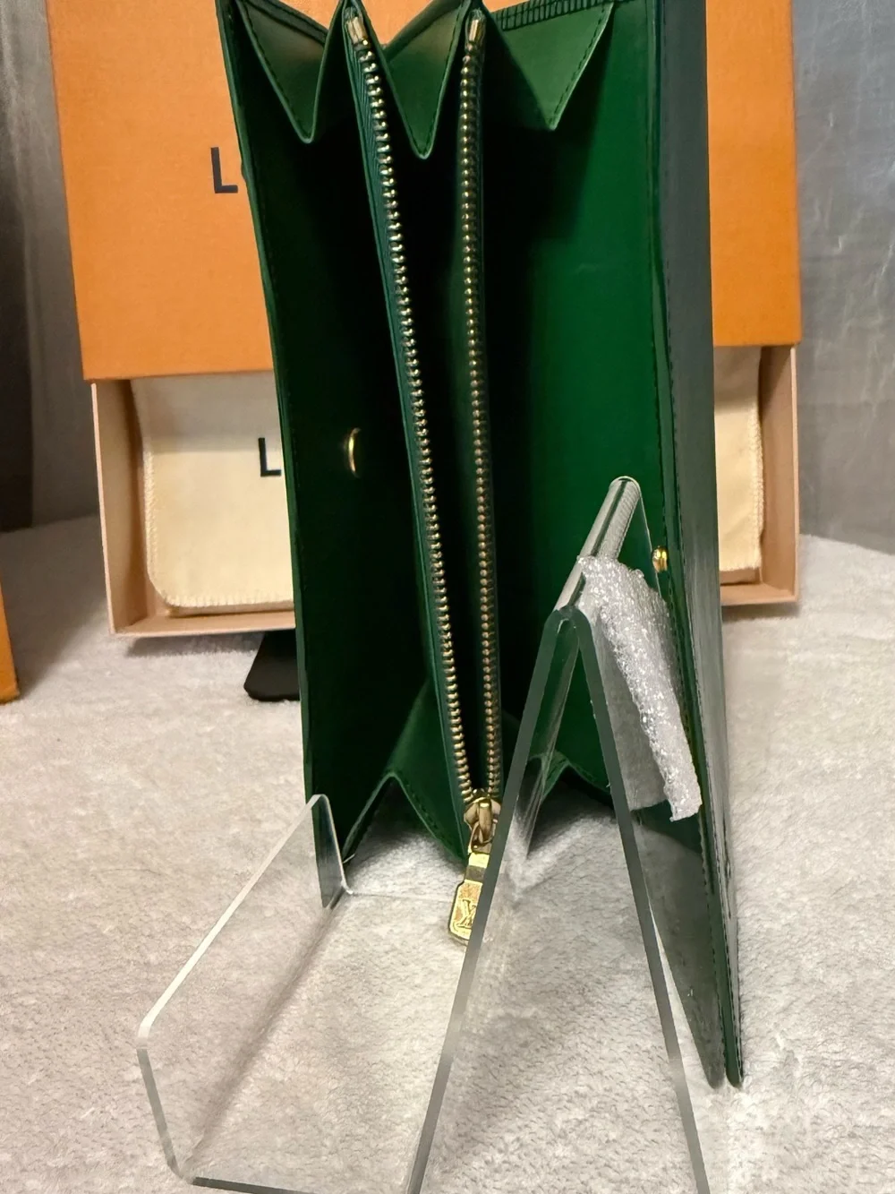 Louis Vuitton “RARE” Vivid Deep Green Epi Leather Long Sarah Wallet